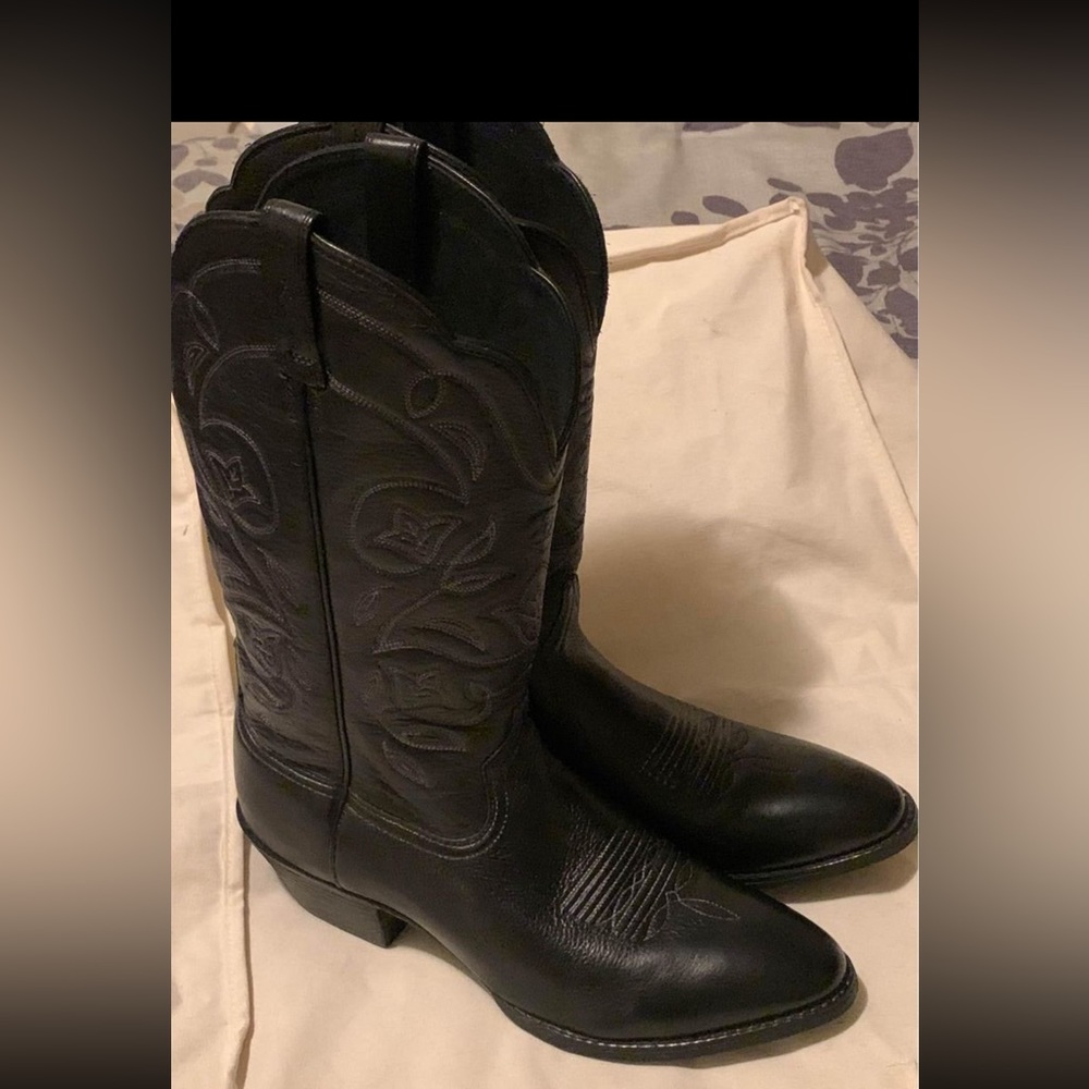 Ariat Women’s boots size 8.5